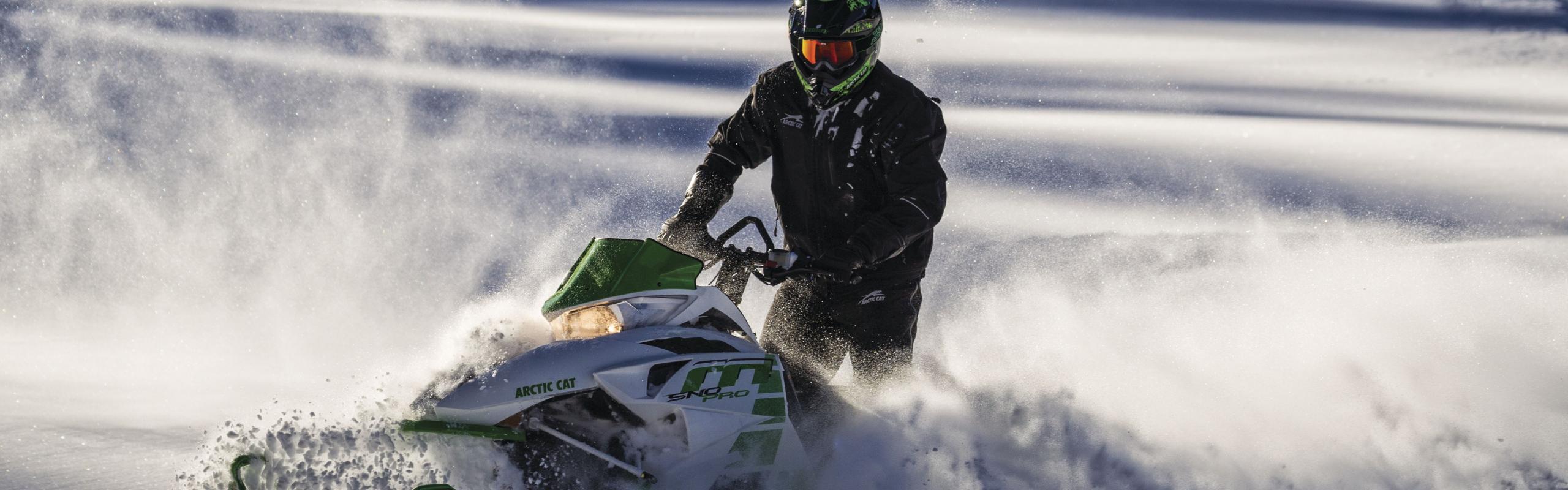 th-snowmobiling1-holeis th-snowmobiling1-holeis
